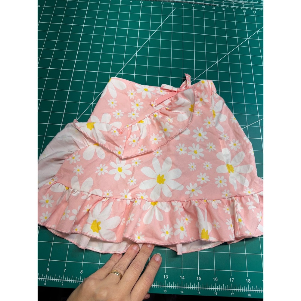 Pink Daisy Floral Ruffle Skort Girls Size 100 Elastic Waist Side Tie Skirt Short